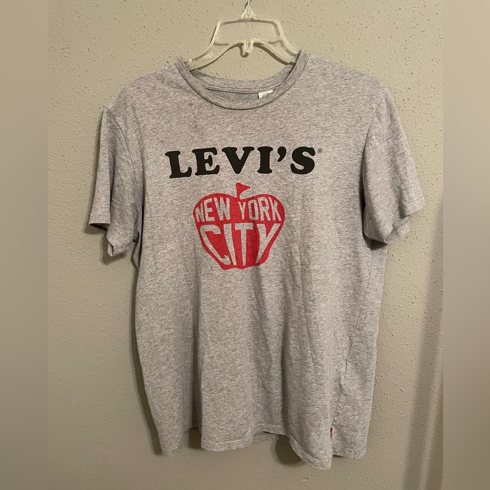 Levi’s New York City ‘Big Apple’ T-shirt. Men’s Size Large.